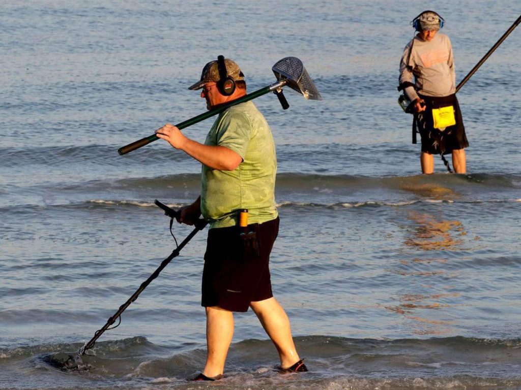 Beispielbild Ringsuche im Wasser Ringsuche im Wasser der Ringretter